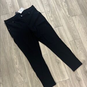HUE Ultra Soft Black Leggings